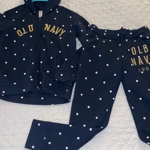 Gap (girl) sweat suit !